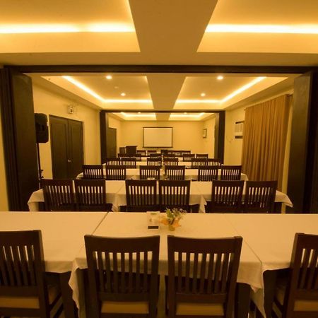 อินฟินิตี้ สวีทส์ Hotel Davao ภายนอก รูปภาพ
