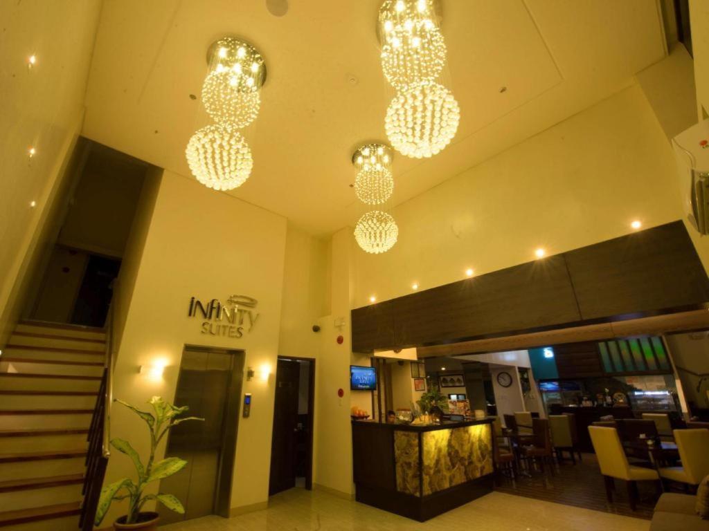 อินฟินิตี้ สวีทส์ Hotel Davao ภายนอก รูปภาพ
