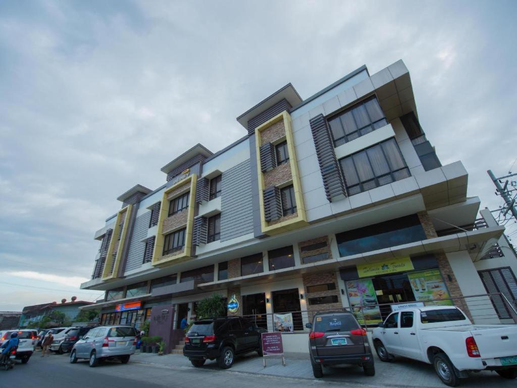อินฟินิตี้ สวีทส์ Hotel Davao ภายนอก รูปภาพ