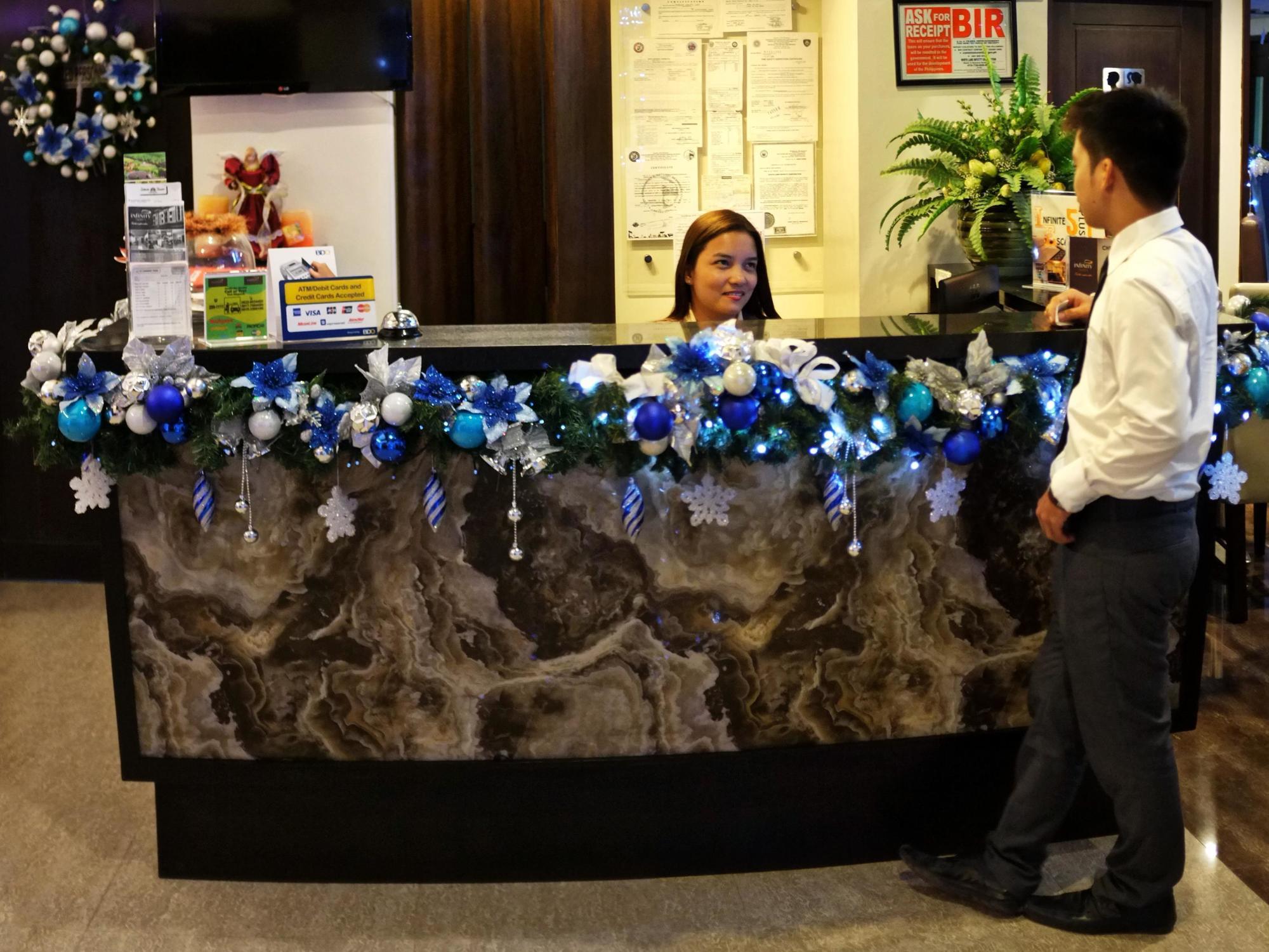 อินฟินิตี้ สวีทส์ Hotel Davao ภายนอก รูปภาพ