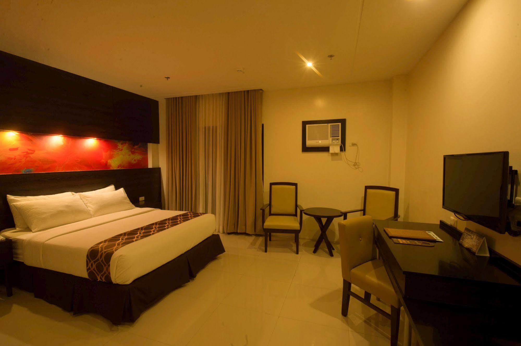อินฟินิตี้ สวีทส์ Hotel Davao ภายนอก รูปภาพ