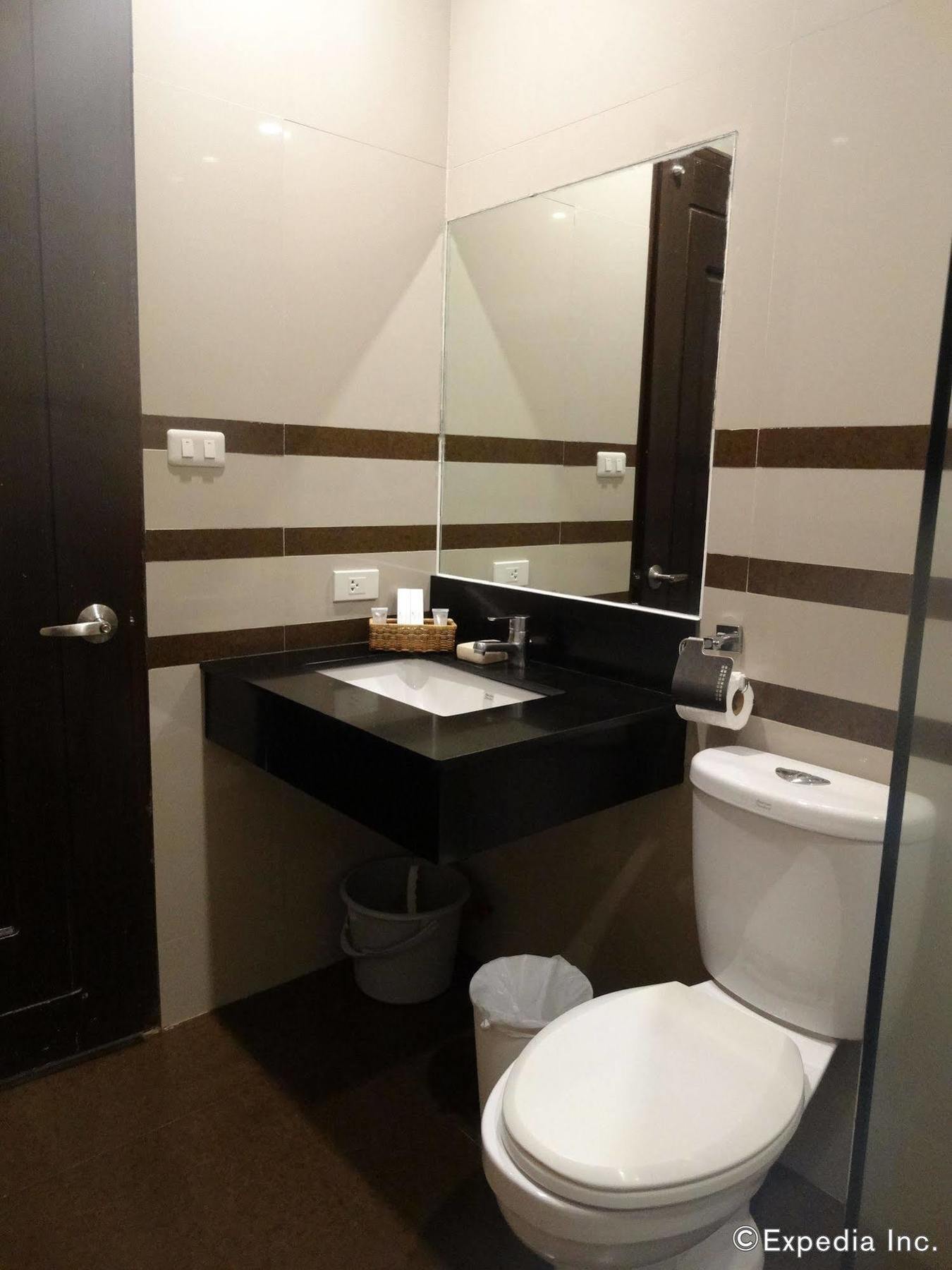 อินฟินิตี้ สวีทส์ Hotel Davao ภายนอก รูปภาพ