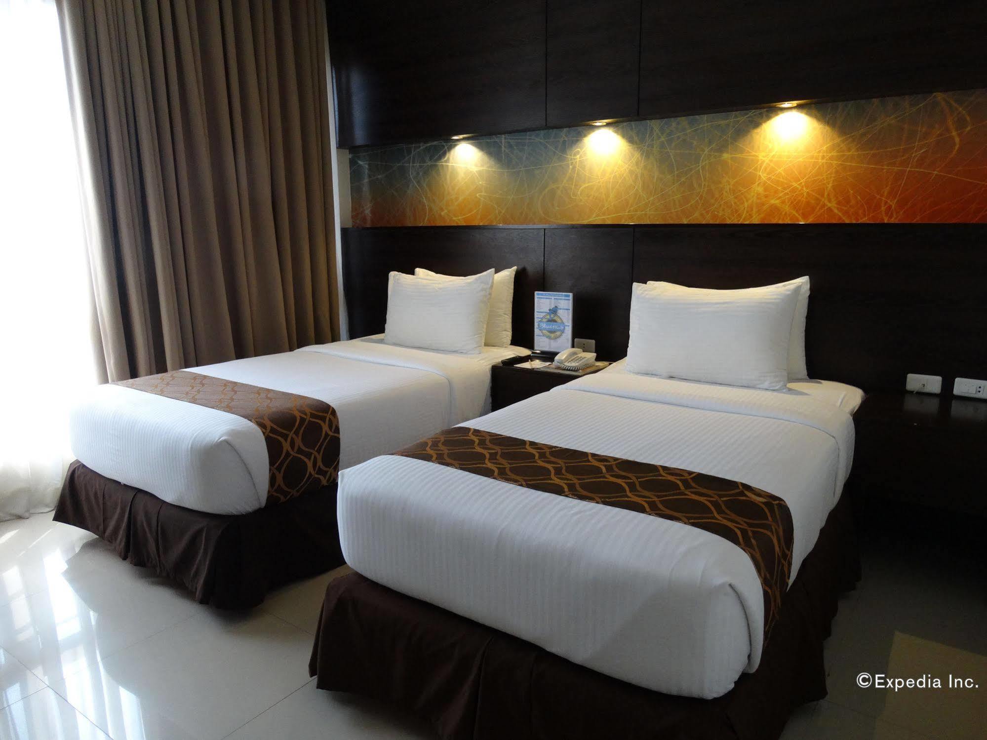 อินฟินิตี้ สวีทส์ Hotel Davao ภายนอก รูปภาพ